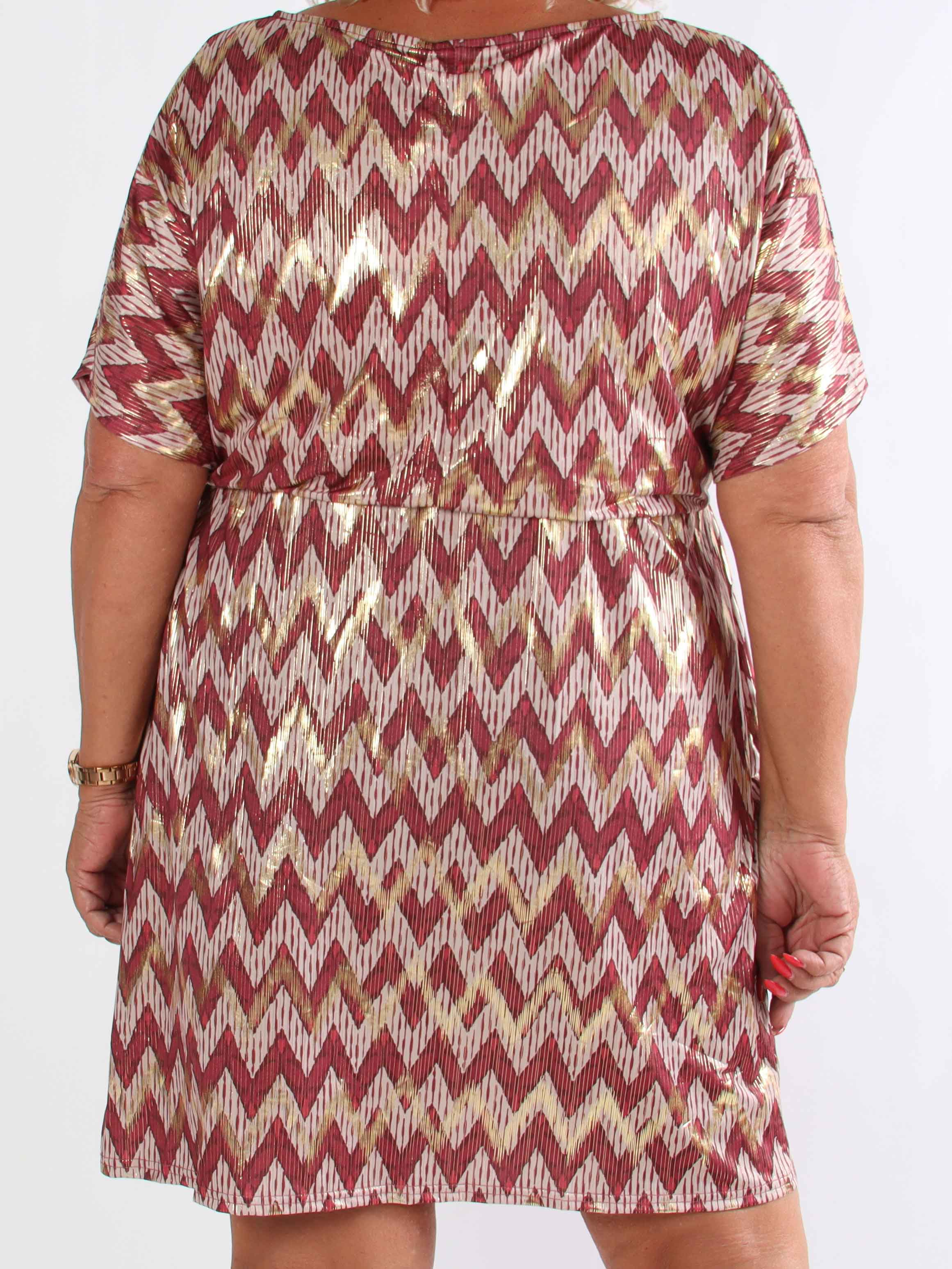 Venus Zigzag - Elastisk mønstret plus size kjole med guld detaljer